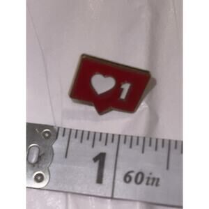 Heart 1 One Dialogue Box Pin Brooch